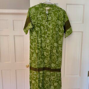 Julia Amory Short Sleeve Majorelle Dress in Moss Petunia, NWT